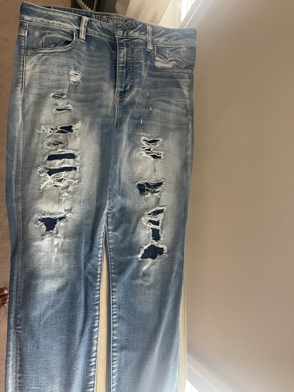 American Eagle Outfitters Light Blue Distressed Women’s Jeggings